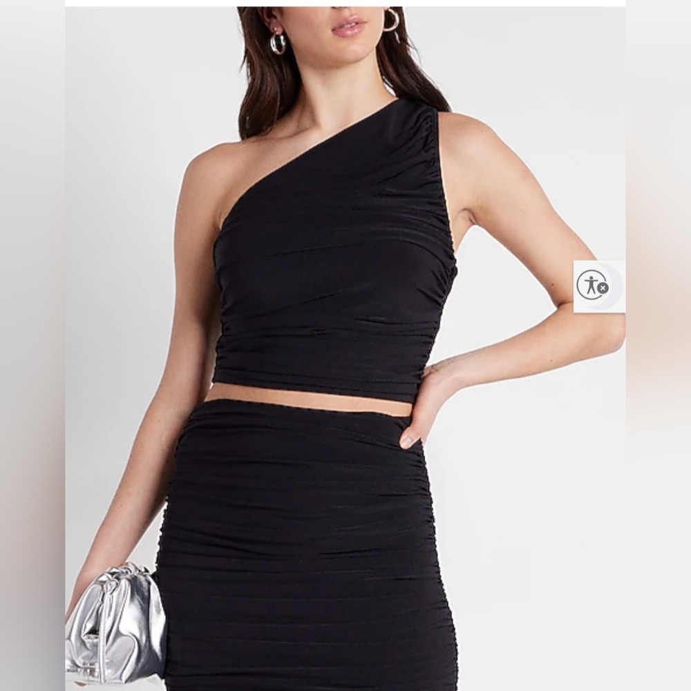 Fitted One Shoulder Ruched Cropped Tank- Express - Picture 3 of 3